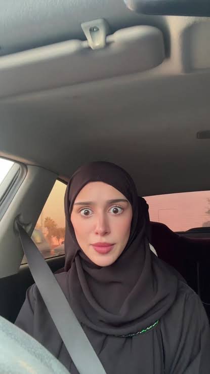 aqanc's tweet photo. *النظرات يعني يلا صممو علي خليني اخنزركم * https://t.co/U1LcbBOmqF