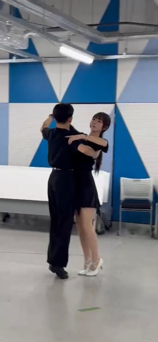 M3NTH0LB4RB13's tweet photo. 【名前】野口日月（のぐちひづき）
【大学】白百合女子大学
【所属】東京科学大学
【身長】167㌢ （+7㌢ﾋｰﾙ）
見てくださる方にも魅力が伝わるような、明るく華やかで、自分たちも心から楽しめるようなダンスを目指しています！
夏全や冬全に限らず、出場できる全ての大会に全力で取り組み(続く→) https://t.co/ClJoA33SJt