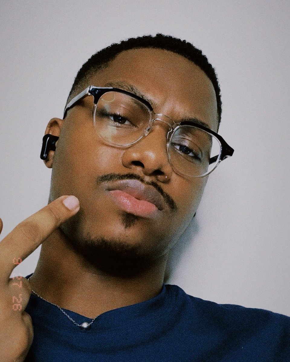 AnamandlaZweni's tweet photo. Note: TikTok Goatee Effect👨🏾😂❤️ https://t.co/BwIUNYcCFD
