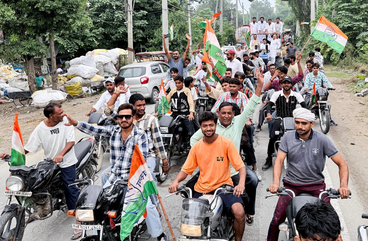 DeependerSHooda's tweet photo. आज📍यमुनानगर में :- हरियाणा में जनभावना BJP सरकार बदलने की थी। लेकिन भाजपा ने काले धन और चुनाव आयोग का दुरुपयोग करके साम, दाम, दंड, भेद, हर तरीके के हथकंडे अपनाकर जनभावना को चुराकर, हराकर सत्ता हासिल की।

सांसद @VarunMullana जी की अध्यक्षता में आयोजित यमुनानगर ग्रामीण ब्लॉक कांग्रेस कार्यकर्ता सम्मलेन के सफल आयोजन के लिए कांग्रेस प्रत्याशी रहे रमन त्यागी जी को बधाई और नव-नियुक्त ग्रामीण ब्लॉक अध्यक्ष चंद्रभान कंबोज जी को शुभकामनाएं।

साथ पूर्व सांसद कैलाशो सैनी जी, पूर्व विधायक चौधरी लहरी सिंह जी, ग्रामीण जिलाध्यक्ष नरपाल सिंह गुर्जर जी, शहरी जिलाध्यक्ष देवेंद्र सिंह जी, रादौर ब्लॉक अध्यक्ष गुलजार सिंह जी समेत युवा कांग्रेस, NSUI, महिला कांग्रेस, सेवादल के पदाधिकारी, स्थानीय वरिष्ठ नेता, कार्यकर्ता मौजूद रहे।

@SanjaySDutt @BhupinderShooda @raonarenderinc @INCHaryana
