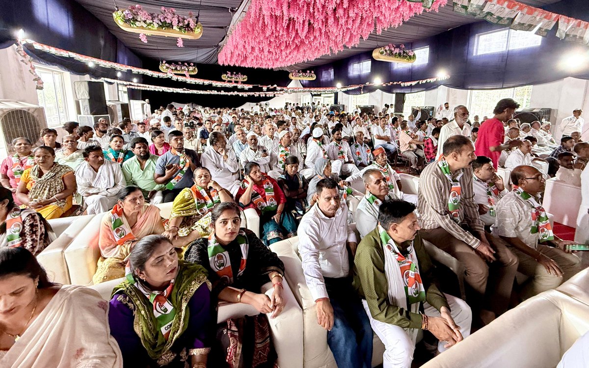 DeependerSHooda's tweet photo. आज📍यमुनानगर में :- हरियाणा में जनभावना BJP सरकार बदलने की थी। लेकिन भाजपा ने काले धन और चुनाव आयोग का दुरुपयोग करके साम, दाम, दंड, भेद, हर तरीके के हथकंडे अपनाकर जनभावना को चुराकर, हराकर सत्ता हासिल की।

सांसद @VarunMullana जी की अध्यक्षता में आयोजित यमुनानगर ग्रामीण ब्लॉक कांग्रेस कार्यकर्ता सम्मलेन के सफल आयोजन के लिए कांग्रेस प्रत्याशी रहे रमन त्यागी जी को बधाई और नव-नियुक्त ग्रामीण ब्लॉक अध्यक्ष चंद्रभान कंबोज जी को शुभकामनाएं।

साथ पूर्व सांसद कैलाशो सैनी जी, पूर्व विधायक चौधरी लहरी सिंह जी, ग्रामीण जिलाध्यक्ष नरपाल सिंह गुर्जर जी, शहरी जिलाध्यक्ष देवेंद्र सिंह जी, रादौर ब्लॉक अध्यक्ष गुलजार सिंह जी समेत युवा कांग्रेस, NSUI, महिला कांग्रेस, सेवादल के पदाधिकारी, स्थानीय वरिष्ठ नेता, कार्यकर्ता मौजूद रहे।

@SanjaySDutt @BhupinderShooda @raonarenderinc @INCHaryana