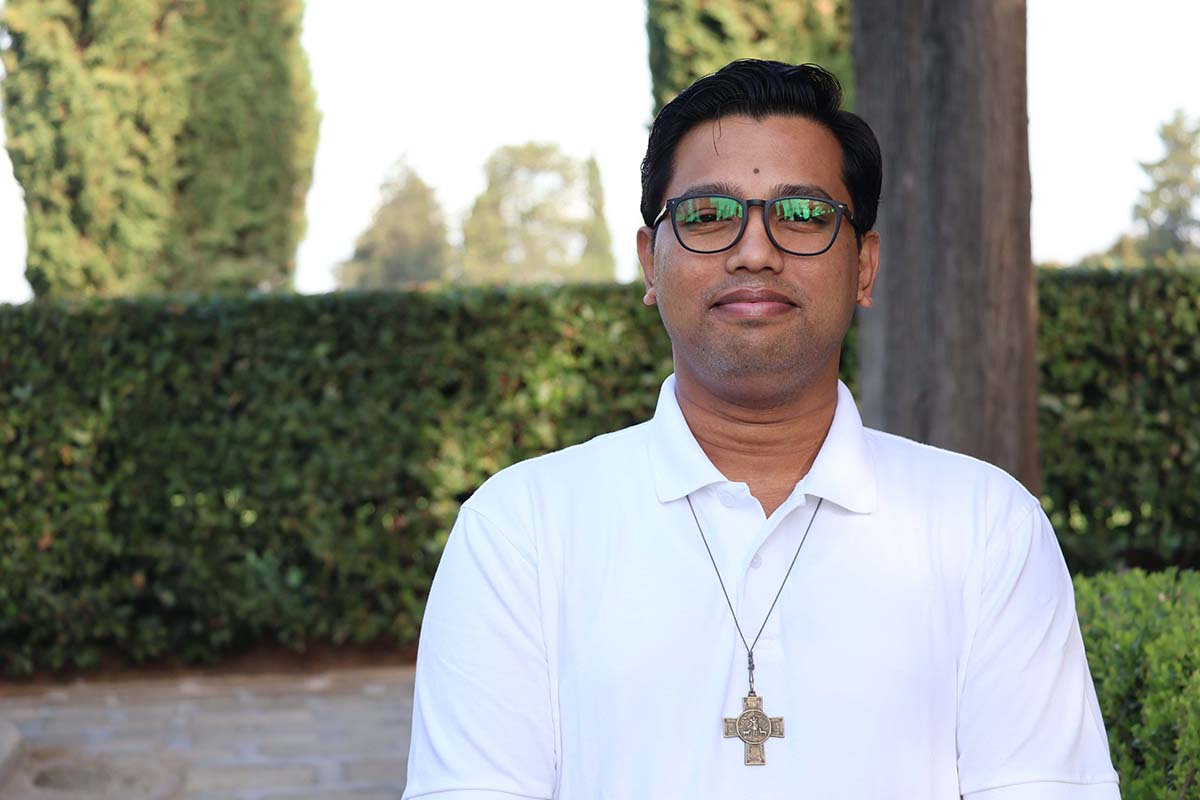infoANS_EN's tweet photo. RMG – A friend and travelling companion for all young people: Fr Tushar Gomes’ #missionary #dream
https://t.co/FjFPnxe412 https://t.co/y1n1SvVu2T
