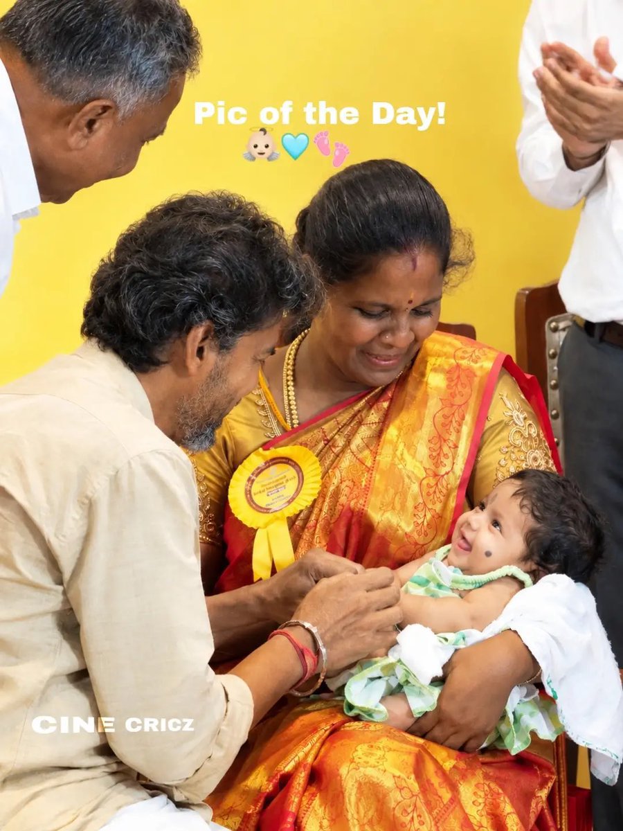 V_F_C_Madesh's tweet photo. என்னடா இது 
2 மாச குழந்தை தலைவரை 
பாத்து சிரிக்கிது ❤️😍

FRAME potu Vaikalam 🤗

@CMOTamilnadu 
@TVKVijayHQ https://t.co/VXUw7mR7xZ