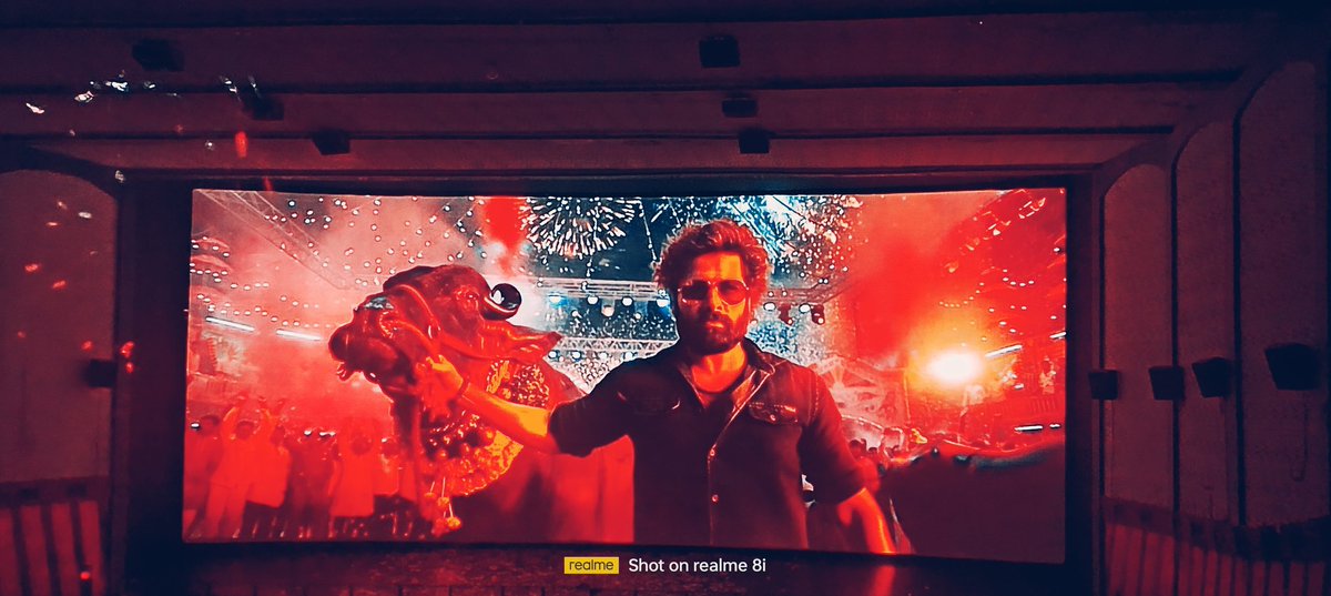 YuvaRaaju01's tweet photo. #3YearsForSkanda
@ramsayz 🔥🔥 

FDFS SANDHYA 35MM PEAK EXPERIENCE 🔥🔥💥💥 https://t.co/uII8TagjmV