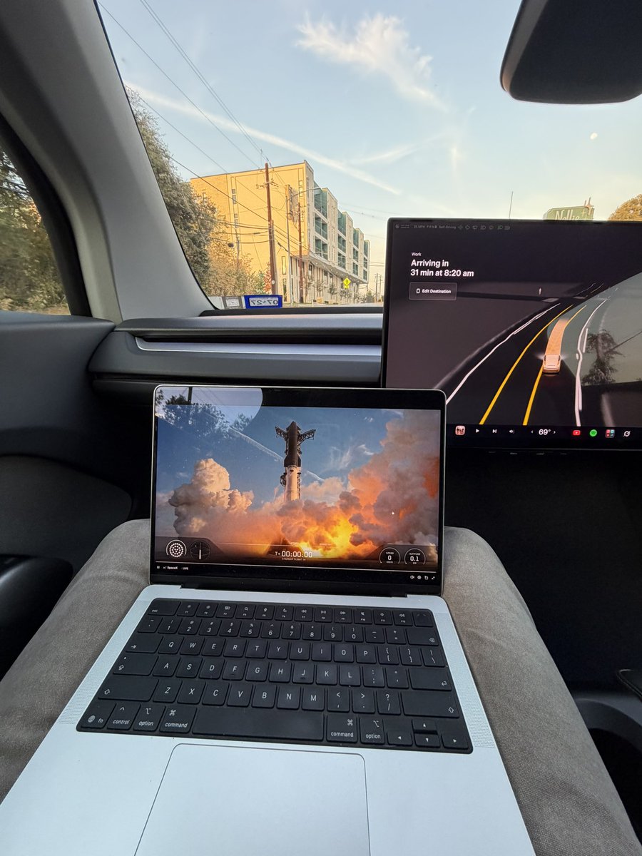 rileymeik's tweet photo. We live in the future https://t.co/Bj41GA1FqG