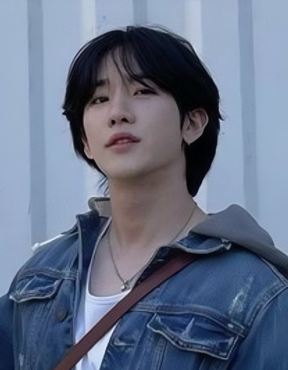 esprejoo's tweet photo. hes so pretty i know a specific person who would spend one million won each day for him https://t.co/a2tUuEQpkj