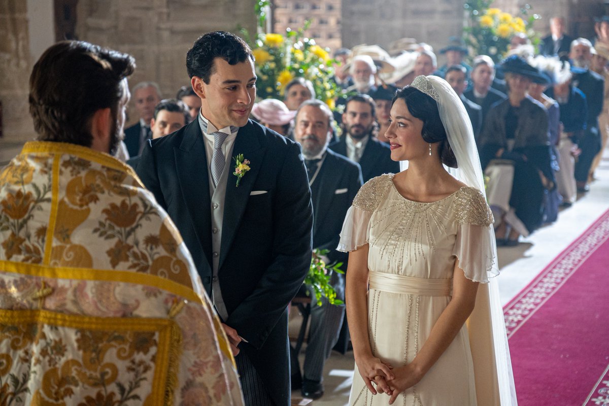 lapromesa_tve's tweet photo. ¡Ha llegado el gran día! Esta tarde, Curro descubre que Leocadia es la asesina de Jana

Y por la noche... La boda del año 💍 ¿Se convertirán Ángela y Curro en marido y mujer?

Os esperamos a las 18:35h y después de @LaRevuelta_TVE en @la1_tve y @rtveplay

https://t.co/QInV6QoTyU https://t.co/UMcMddCJIC