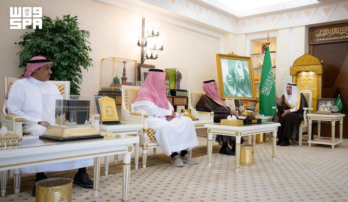 SPAregions's tweet photo. أمير منطقة القصيم يتسلّم التقرير الختامي لملتقى "القصيم البيئي الدولي الأول"
https://t.co/ZdDPJKI0Sf
#واس https://t.co/anKmP3D0N7