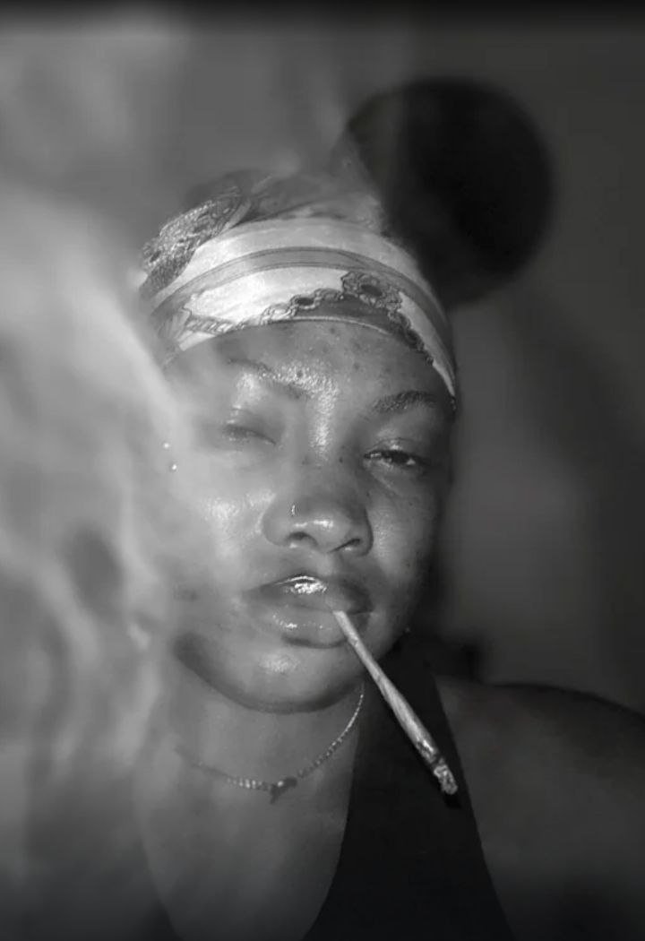 HenryDivine10's tweet photo. Honest answers only
Can you marry a woman who smokes weed? https://t.co/GvwdzTdJ5e