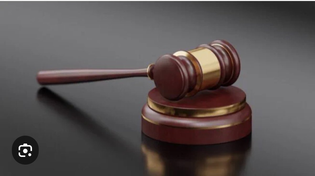 BeautyGina4's tweet photo. James Omotosho you jailed MNK under a nonexistent law but you saw the current law and you rescued yourself???? 

I believe that MNK has cursed you and that's final 🙅🏽‍♀️

Justice James Omotosho of the Federal High Court in Abuja recused himself from the ₦10 billion money laundering trial of Ali Bello and Dauda Sulaiman.