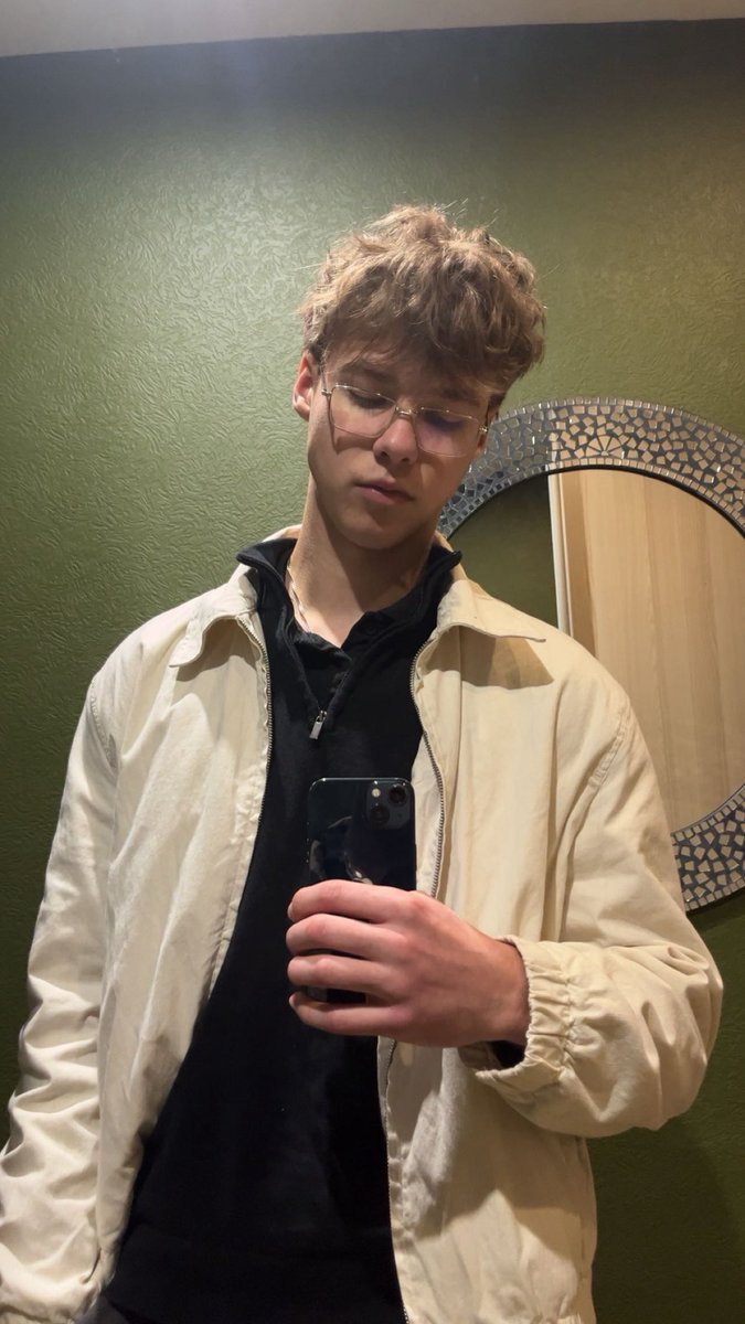 AlphaStudZack tweet picture