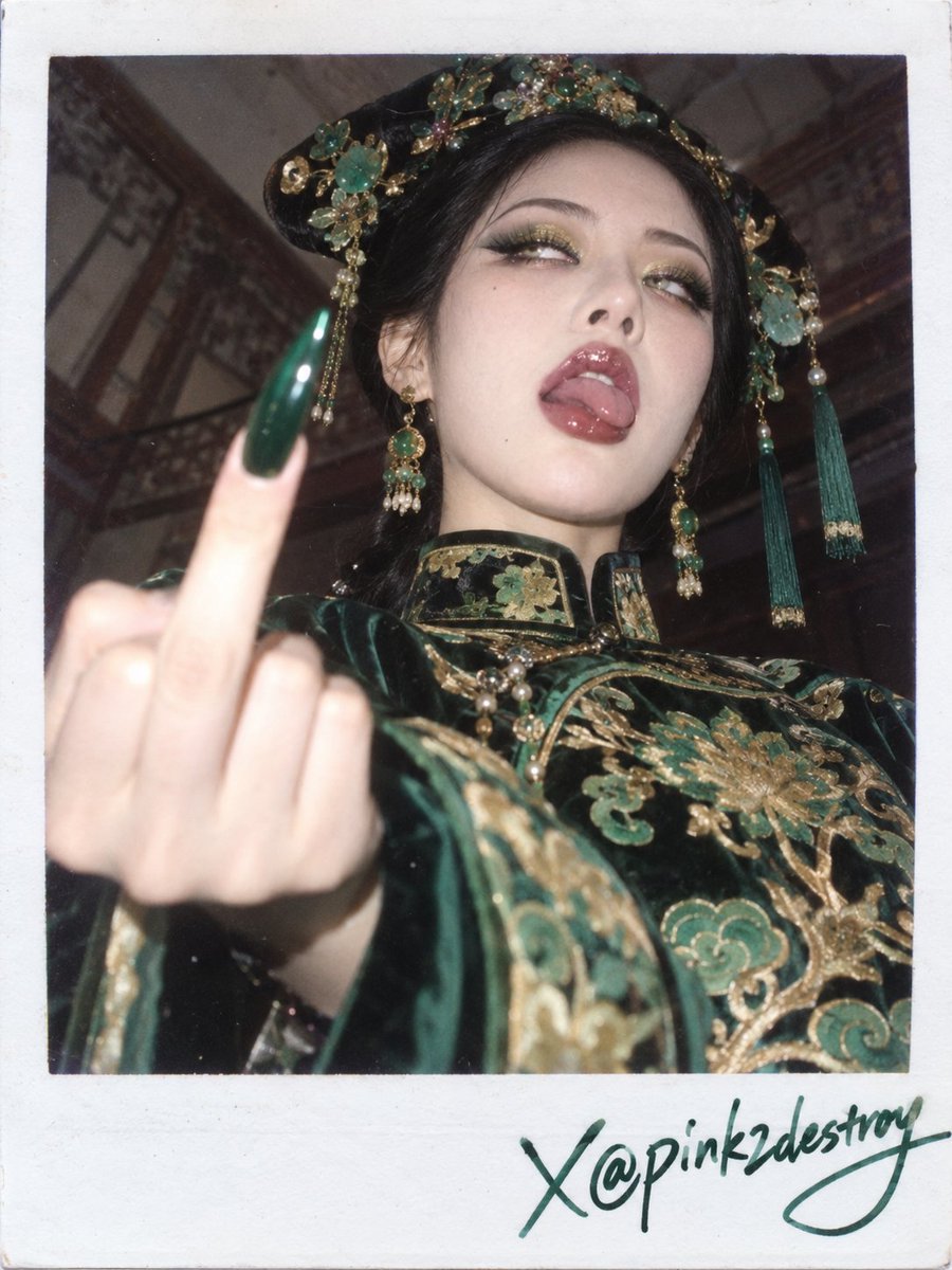 pink2destroy's tweet photo. Ahegao, but make it Qing dynasty. https://t.co/XDwsrU2Wbg