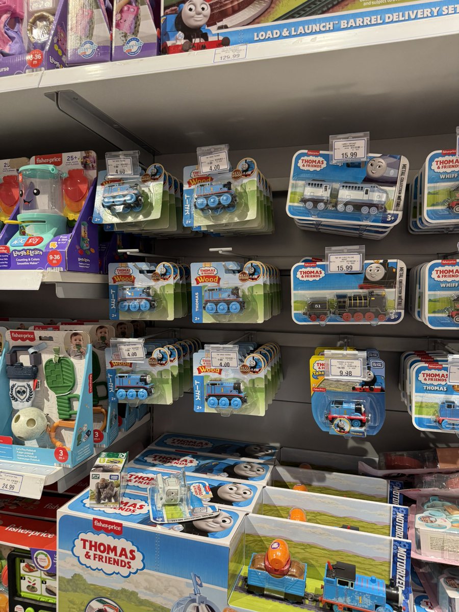 SamTheTrainFan's tweet photo. Spotted in a Singapore Toys R Us. No new metal collection, only relics. https://t.co/LHN9jVE0y0