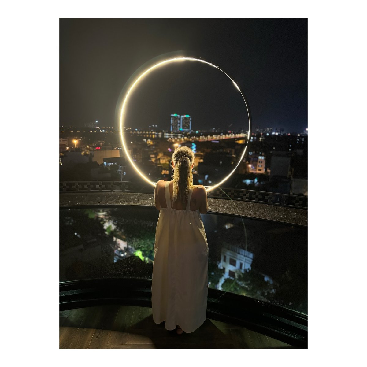Anaswzyn's tweet photo. 𝓗𝓪𝓷��𝓲 𝓢𝓴𝔂𝓵𝓲𝓷𝓮 🇻🇳

#Hanoi #Vietnam #Asia #StunningVietnam #Skyline #Traveller #Holidays #Wanderlust #Discovering #Night #Colours #Love #2024Adventures #MariansAdventures #EnjoyingLife #AlwaysSmiling https://t.co/ZhZQRUVKqT