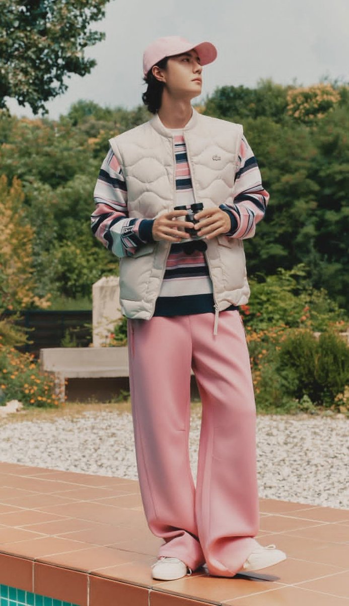FashionistD's tweet photo. Absolutely lovely look of #WANGYIBO wearing LACOSTE https://t.co/QUP8cV4ml0