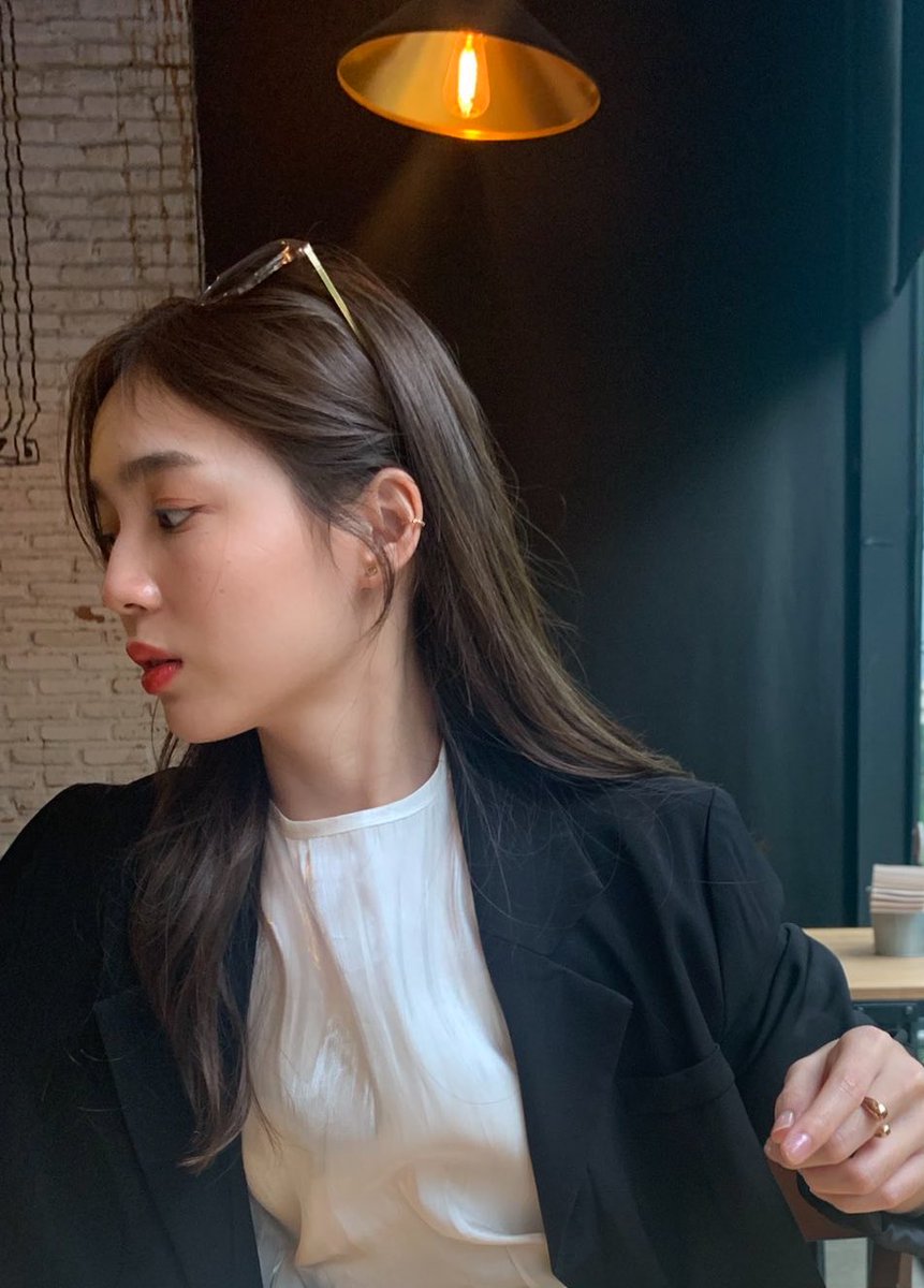 belovedsruk's tweet photo. love finally seen again with her ear piercing https://t.co/akbzzRJlFR