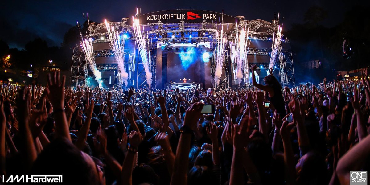 hardwellTR's tweet photo. Hardwell
Küçükçiftlik Park, Istanbul 
17.05.2014 https://t.co/epICPCqC5e
