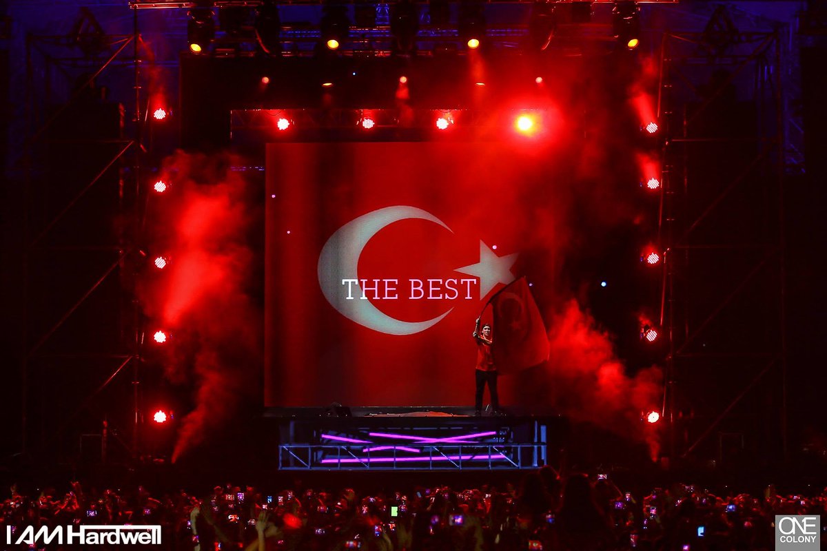 hardwellTR's tweet photo. Hardwell
Küçükçiftlik Park, Istanbul 
17.05.2014 https://t.co/epICPCqC5e