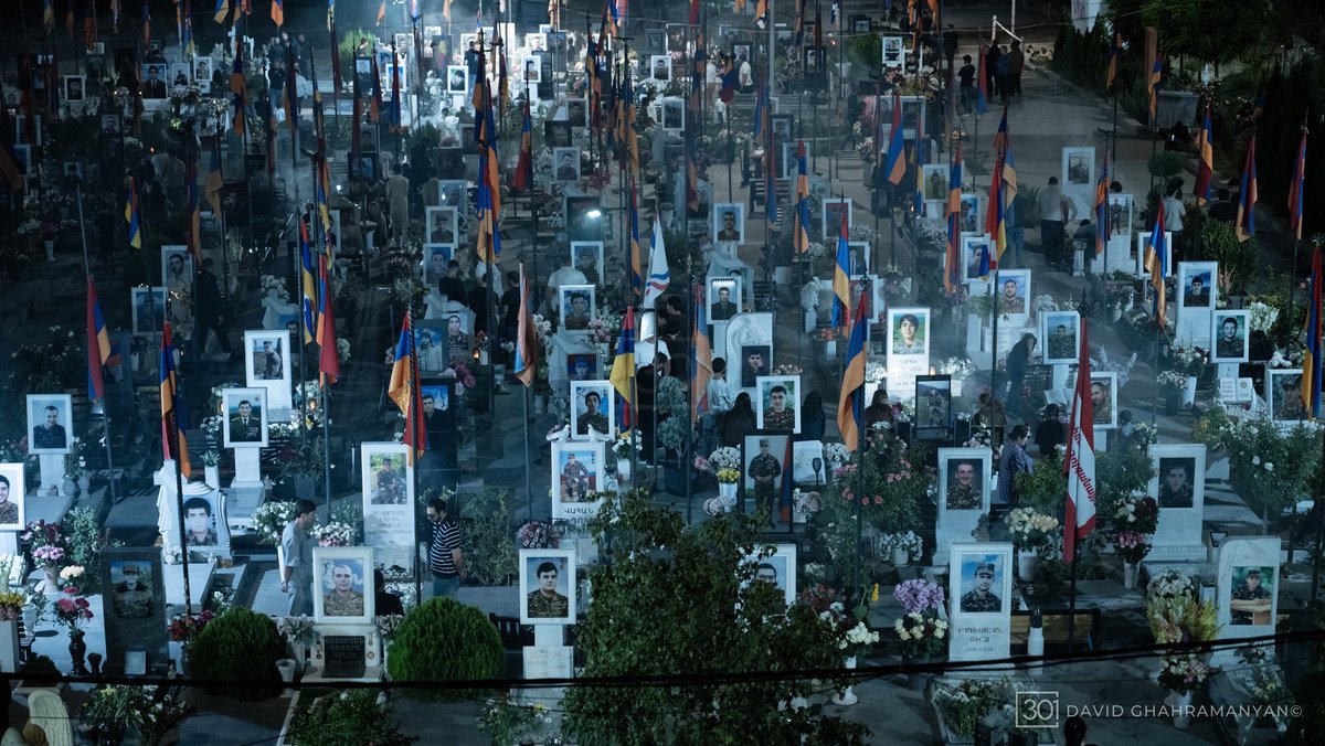 301arm's tweet photo. A commemorative march was held in Yerevan on September 27 to mark six years since the start of the 2020 Artsakh War and honor the memory of those who were killed.

The march began at 6:30 p.m. near the Garegin Nzhdeh monument and continued through the capital before concluding at Yerablur Military Pantheon.

Participants carried Armenian flags and commemorated the 44 days of war, paying tribute to the servicemen who fought and those who never returned home.

At Yerablur, participants were welcomed by Father Hovhannes Hovhannisyan, the former abbot of Dadivank, who now serves at Yerablur Military Pantheon and joined them in prayer for the fallen.

The march was organized by the “44 Steps Up” initiative, "Kharuyk" NGO and the Karin Traditional Song and Dance Ensemble, bringing those gathered together to honor the fallen and preserve their memory.