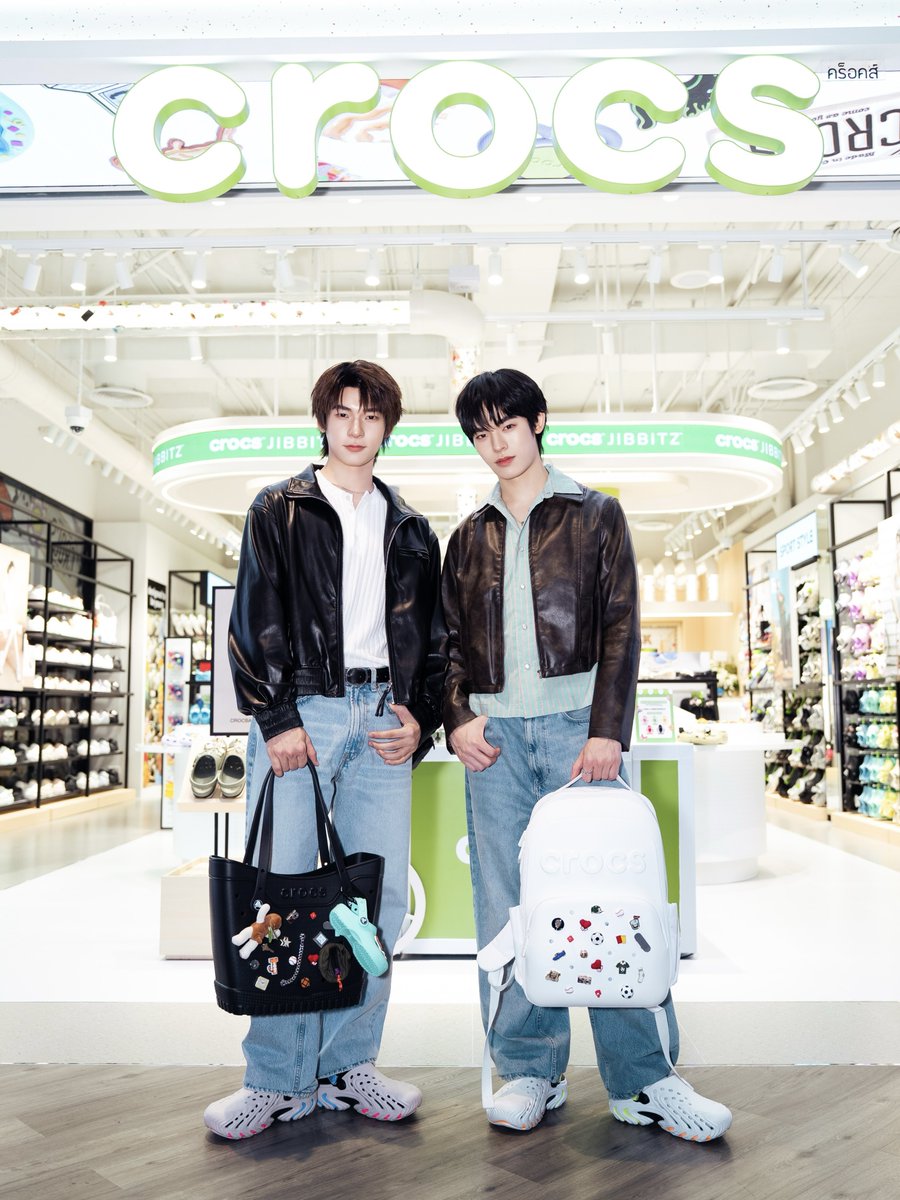 DomundiTV's tweet photo. จบลงไปแล้วสำหรับงาน Crocs centralwOrld Flagship Store Opening ✨

ขอขอบคุณ “Crocs Thailand” และ @centralwOrld ที่ให้เกียรติ “ตี๋ตี๋” @twnpich และ “ป๋อ” @porsuppakarn ได้มาร่วมเป็นส่วนหนึ่งของงานในวันนี้นะคะ 🥰

ขอขอบคุณแฟน ๆ ทุกคนที่มาเจอกัน รวมถึงแฟน ๆ ที่ส่งกำลังใจมาให้ทั้งสองคนด้วยนะคะ 🫶🏻

#CrocsthxTeeTeePor
#crocsth