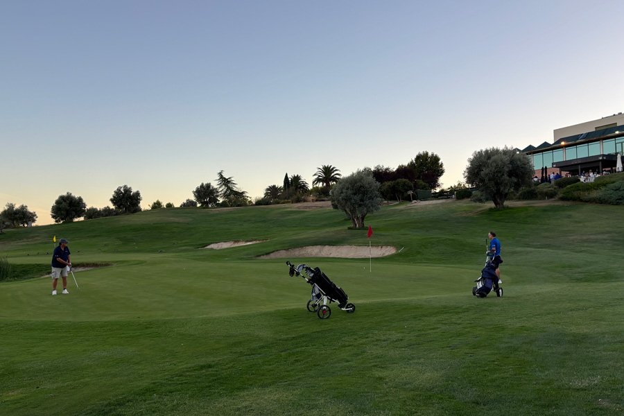 AbastGrup's tweet photo. El pasado 22 de septiembre reunimos a clientes, partners y representantes del equipo de Abast en el II Encuentro Deportivo ABAST en Madrid, una jornada que combinó deporte y networking entre profesionales de las #TIC. https://t.co/rsuhR1nFwm https://t.co/68SWsYt7U1