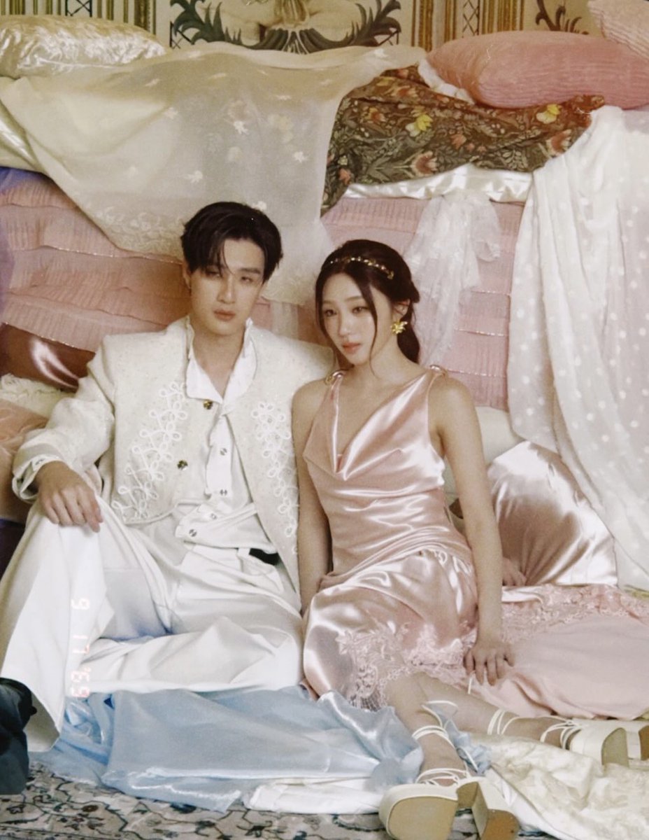 staringonstar's tweet photo. น้องๆเฟลิซน่ารัก โพสรูปคู่พี่ธีกันทุกคนเลย ถึงในเอมวีจะเจ้าชู้ แต่ชีวิตจริงเค้าเอ็นดูกันไปหมดด🤏🏻🎀

TEE X FRIENDLIST 
#FriendListFELIZZ
#tee_vtp https://t.co/KGZ1HY89HE