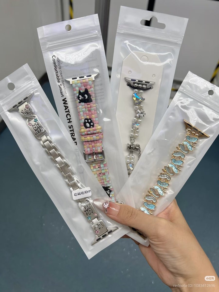 privatenameii's tweet photo. yaampun gemeshh banget strap smartwatch ini 🥹🤏🏻 untung aja ada toko yang jual stap lucuw ini dengan harga affordable 😍 https://t.co/IzTxHlUe3p
