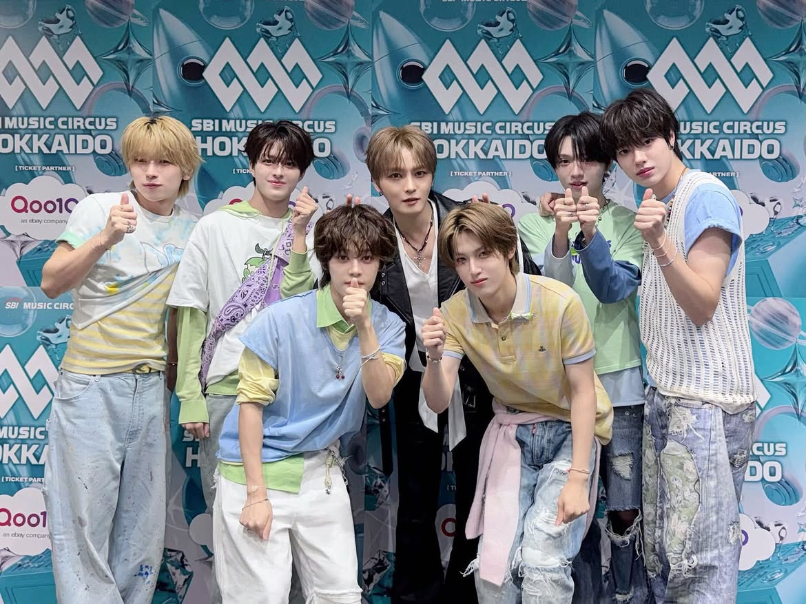 Kkorepo's tweet photo. #ジェジュン、「#VAYONN」と一緒にほほえましい家族写真 
🔗https://t.co/B0JH4BZcRO https://t.co/3NHU36Jbv6