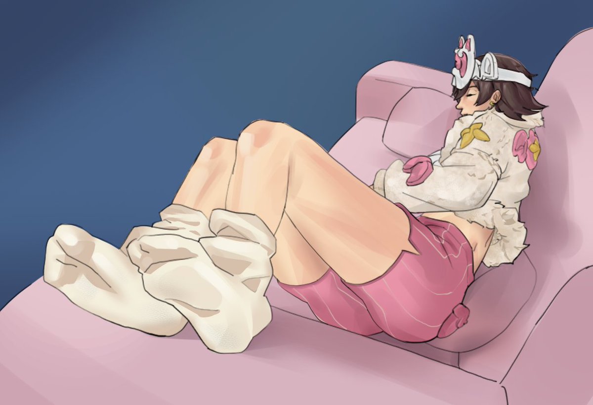 Enjoyin18's tweet photo. Jubilee's feet #MarvelRivalsㅤ https://t.co/t3XJmnXBcD