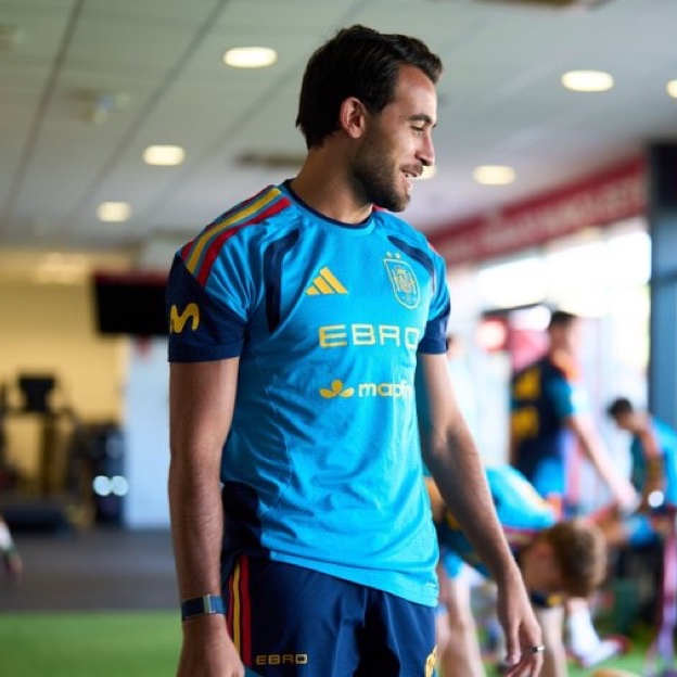 BarcaUniversal's tweet photo. 🚨 JUST IN: Eric García has no serious injury. He returned to Barcelona as a precautionary measure.

He should be available for the game against Getafe.

— @FCBRAC1 https://t.co/OcpdieVWxO