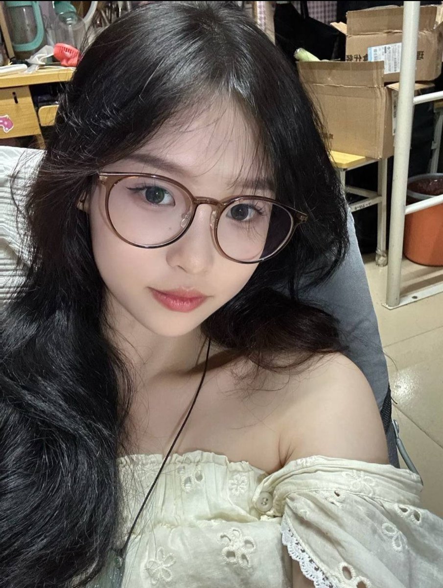 2yWzRMQrBCMyLNS's tweet photo. 有男生要来锐评我20的福嘛🥺                                                                      

睡不着来X发泄了                         

流言33  我真发  不要📷 https://t.co/i7KYNMGzkW