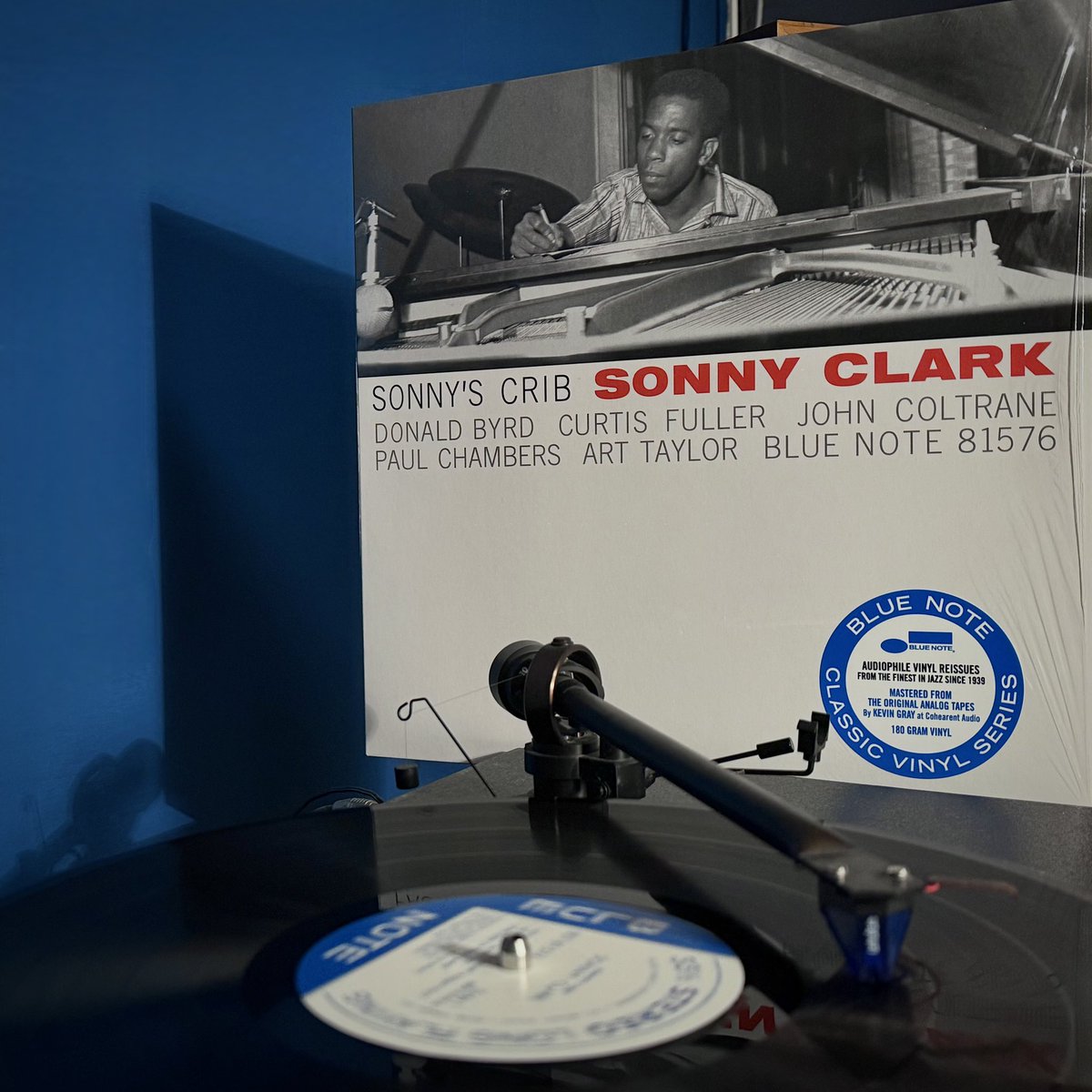 TrJiri's tweet photo. Sonny Clark - Sonny’s Crib
feat. Donald Byrd, Curtis Fuller, John Coltrane, Paul Chambers, Art Taylor 
1958 @bluenoterecords 
Sunday night tunes - jazz on vinyl
#JohnColtraneCentennial #Coltrane100 https://t.co/UjTGyycljN