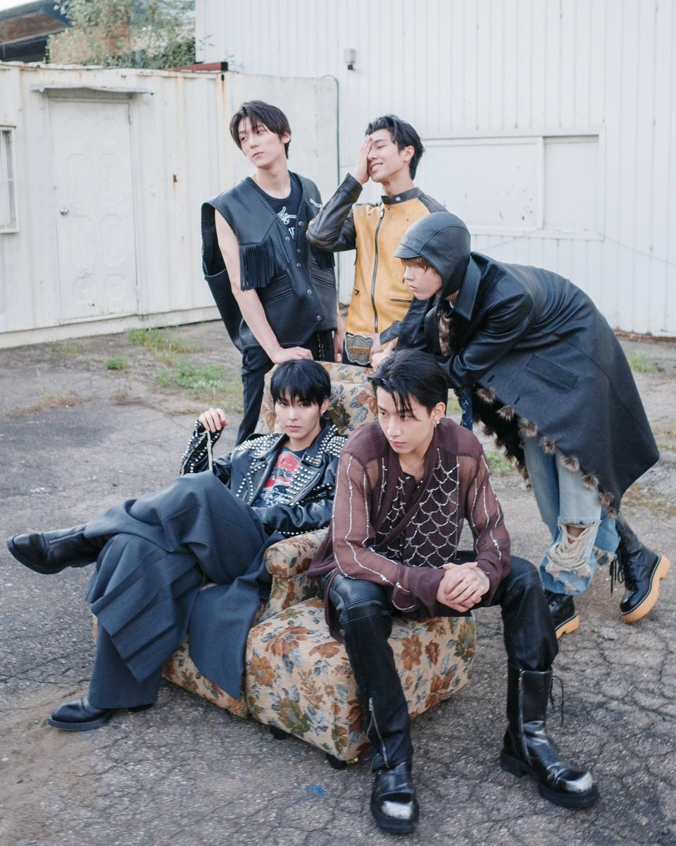 wayfboys tweet picture