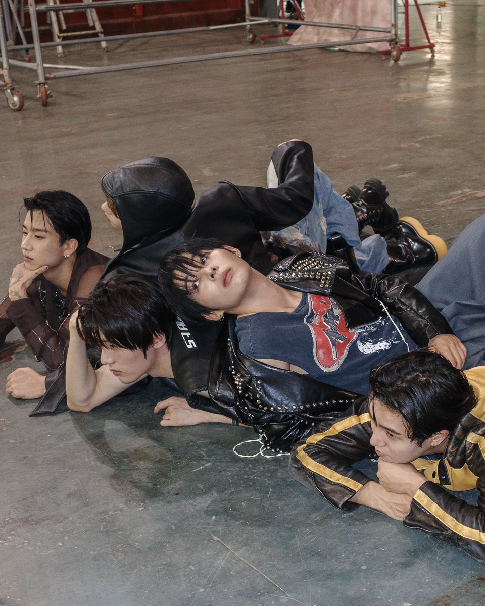 wayfboys tweet picture