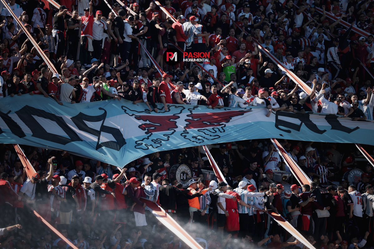 pmonumental's tweet photo. Por este amor, yo te aliento de la cuna hasta el cajón 🤍❤️🤍

¡Feliz día del Hincha de River! 🐔❤️ https://t.co/PBtq2bDQpl