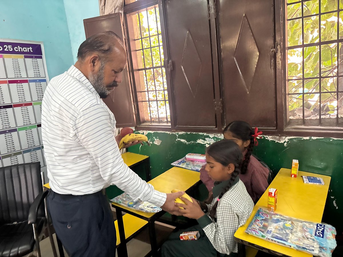 cwcrochandigarh's tweet photo. As part of the Swachhata Pakhwada Campaign 6.0, CW Moga-II organized a Drawing Competition at Government Primary School, Ramdas Nagar, Block Moga-II.

#SwachhataPakhwada6 #SwachhataPakhwada #SwachhataHiSeva #SwachhBharat #CleanIndia #CWC #MogaII #DrawingCompetition https://t.co/PXiTHMapG8