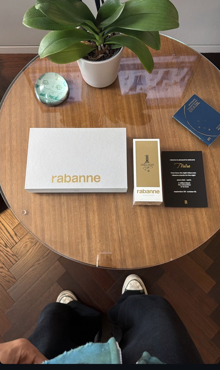 qgda30's tweet photo. Matuê está em Paris, a convite da @PacoRabanne https://t.co/57gmjYWoK6