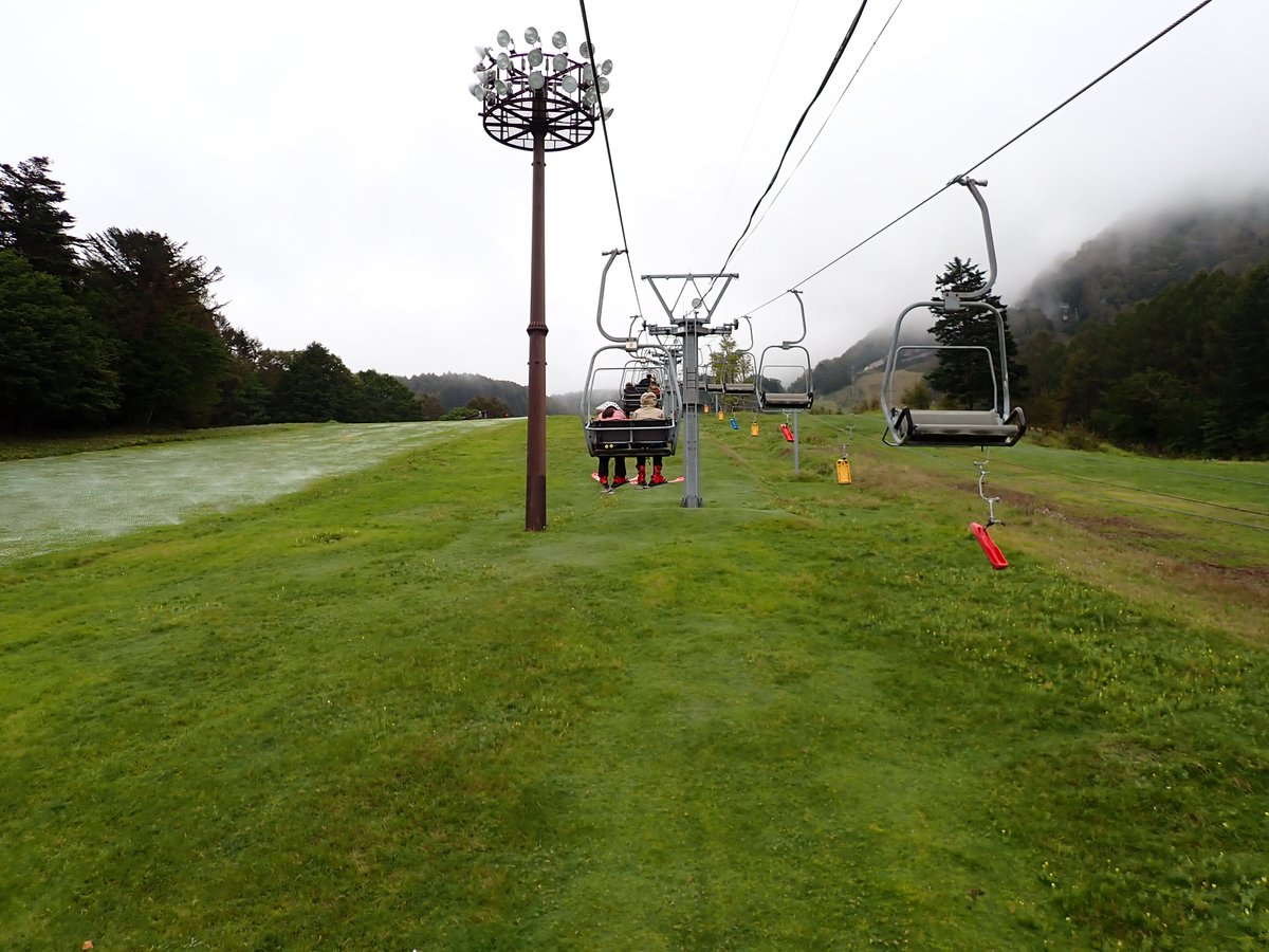 JF1JJW's tweet photo. スキーDay1＠丸沼高原⛷️
今シーズンは約束された暖冬なので、夏のうちから滑走日数を稼いでいくスタイル https://t.co/FsX5RIJpwy