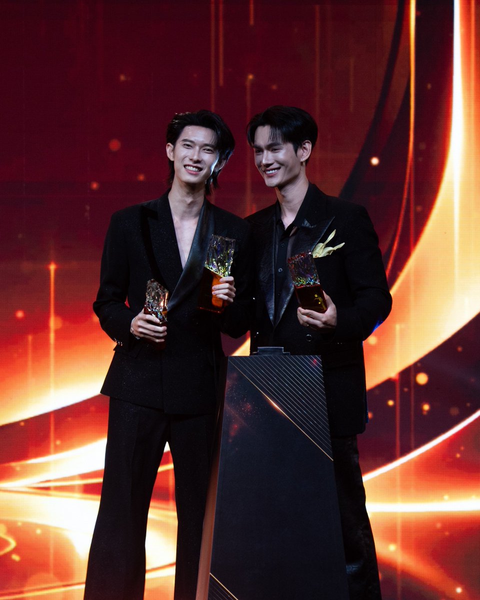 TheGrimLoverTH's tweet photo. dump ✨️🌹 POOHPAVEL GOLDEN NIGHT FEED ⭐️

#FEEDxKHAOSOD2026xPoohPavel 

#TheGrimLover 
#รักลืมตาย https://t.co/SB0ViGQ1wX