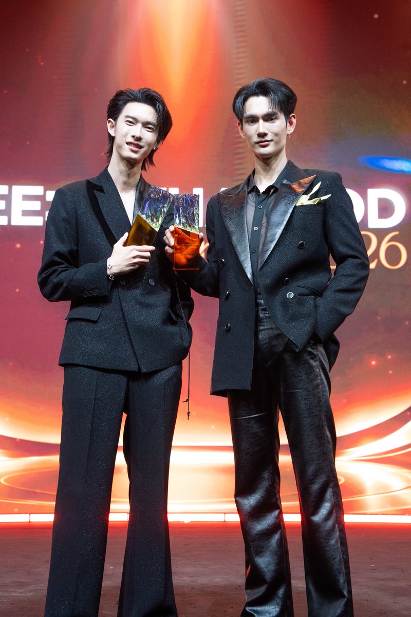 TheGrimLoverTH's tweet photo. dump ✨️🌹 POOHPAVEL GOLDEN NIGHT FEED ⭐️

#FEEDxKHAOSOD2026xPoohPavel 

#TheGrimLover 
#รักลืมตาย https://t.co/SB0ViGQ1wX