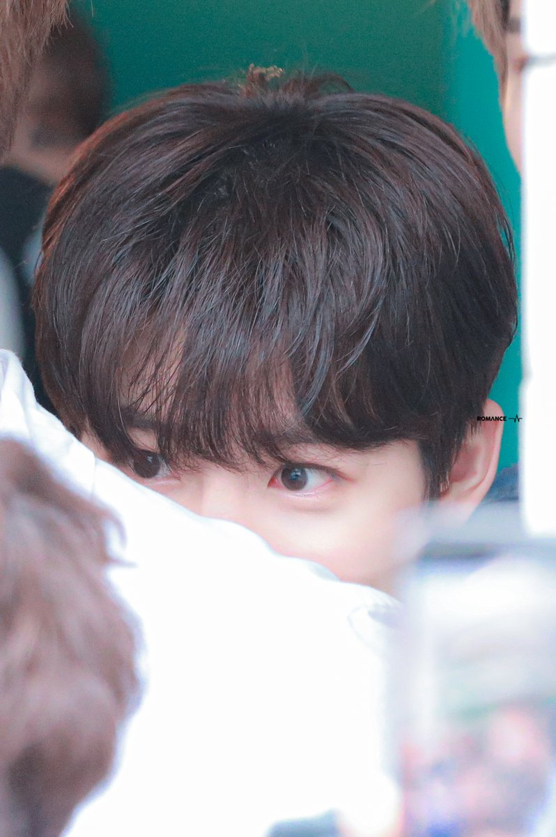 romance0099's tweet photo. 200814 정우님 뒤로 숨어버린 아기 준규👼👼 (점점 작아짐 너무귀여움.. 어캄 어떡하냐 진짜..) #준규 #JUNKYU #ジュンギュ https://t.co/mLlq63w2t4