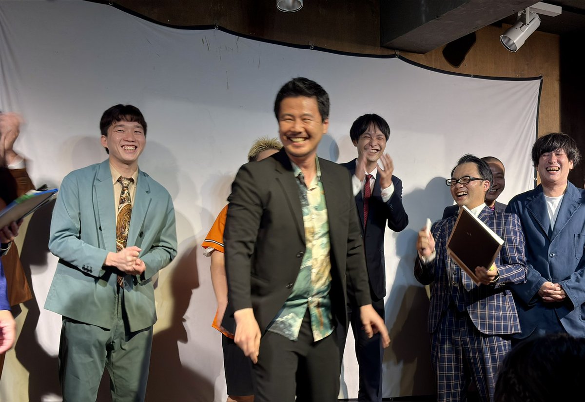 cidercider___'s tweet photo. 月曜夜のネタと企画、コバシさんが翁長さんを押し出す形で自己紹介ギャグの時間が始まってたまらなかった。ベンジャミン・オクムラ… https://t.co/W40Tuzwwoy