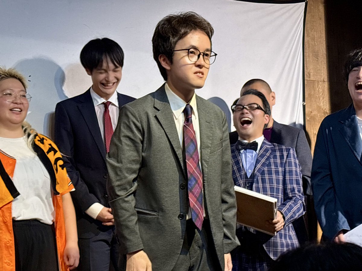 cidercider___'s tweet photo. 月曜夜のネタと企画、コバシさんが翁長さんを押し出す形で自己紹介ギャグの時間が始まってたまらなかった。ベンジャミン・オクムラ… https://t.co/W40Tuzwwoy