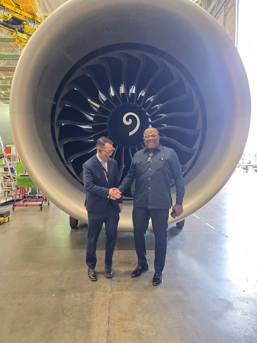 OleleSalvador's tweet photo. 🚨ICYMI🇬🇭✈️⏳: Boeing says Ghana could have a national airline back in the skies within approximately 18 months, subject to government putting the required structures and implementation arrangements in place.

President John Mahama met senior Boeing executives in New York, with talks extending beyond aircraft acquisition to a proposed regional aircraft maintenance hub, aviation training, technology transfer and skilled jobs. 

🦅🇬🇭