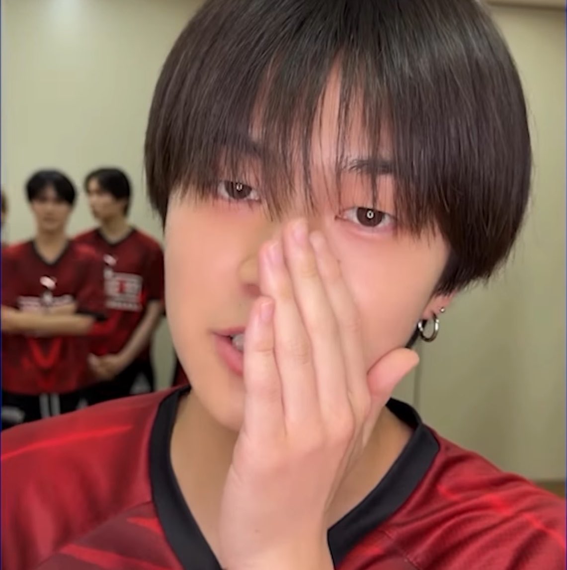 pyon__gaooo's tweet photo. 今回は逆じゃないかな❔と思ったら、両手になってた https://t.co/dAm0WsDGR8