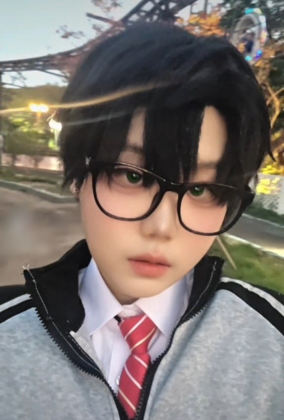 _Shiro_cos's tweet photo. #요즘로봇

9코페 때 사진인데 이제야 올리네요 🥺

안경에 미.친 트친이 있어서 네 장 꽉끼게 올려요.. https://t.co/GJJasd9piA