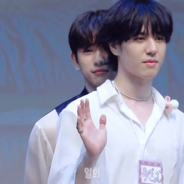 jingyeomoldpics's tweet photo. the cutest https://t.co/MGOt9ncbQ3