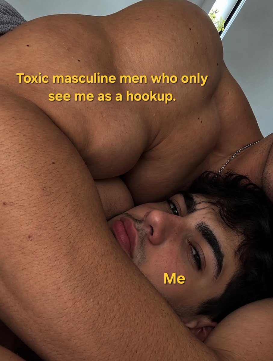 stopitvish's tweet photo. Knowing he only wants my body and still folding. https://t.co/wvlZYKdPno