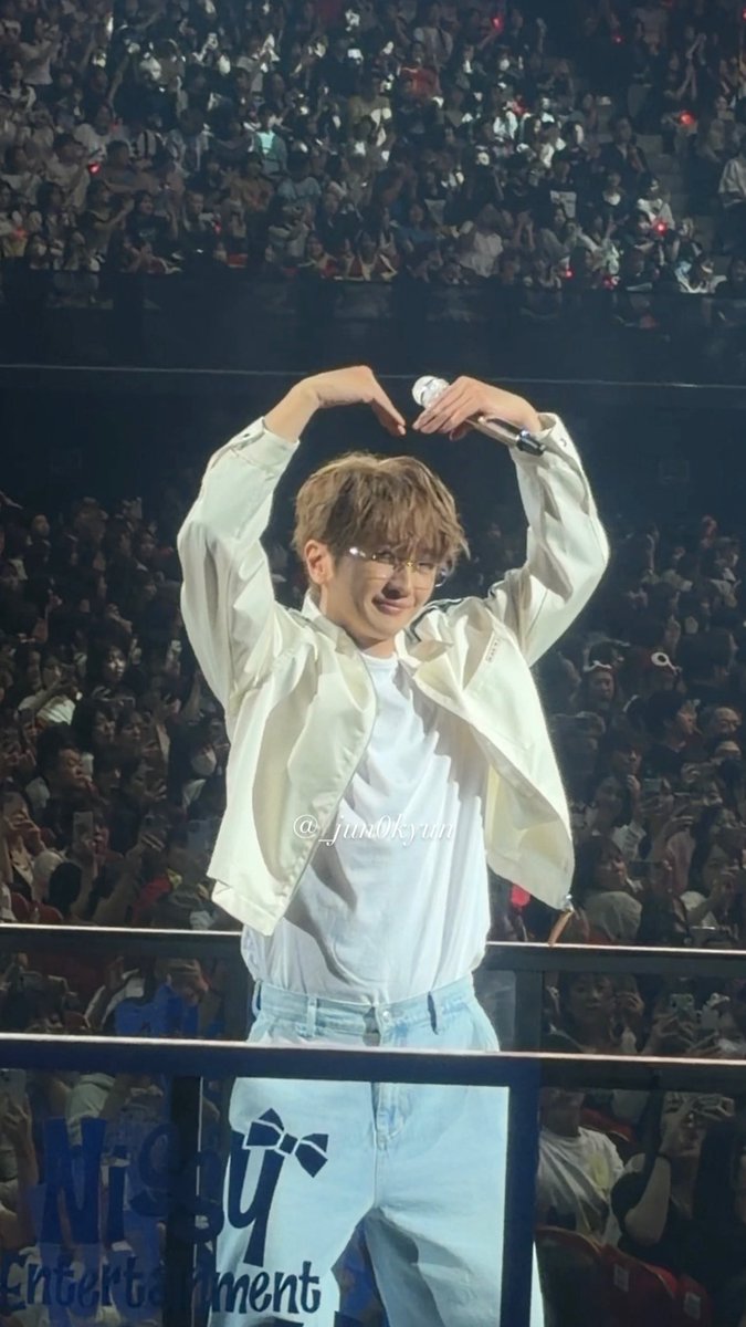 _jun0kyun's tweet photo. どこを切り取ってもかわいいでしかなくて（> ⩊ <）♥
🎥の”後ろ姿珍しいでしょ?”って言いながら、おしりﾎﾟﾝﾎﾟﾝしてるのがまたかわいくて..🍑⊂˙꒳​˙)💕
#Nissy #NBE2026 https://t.co/htmkMK8Mzc