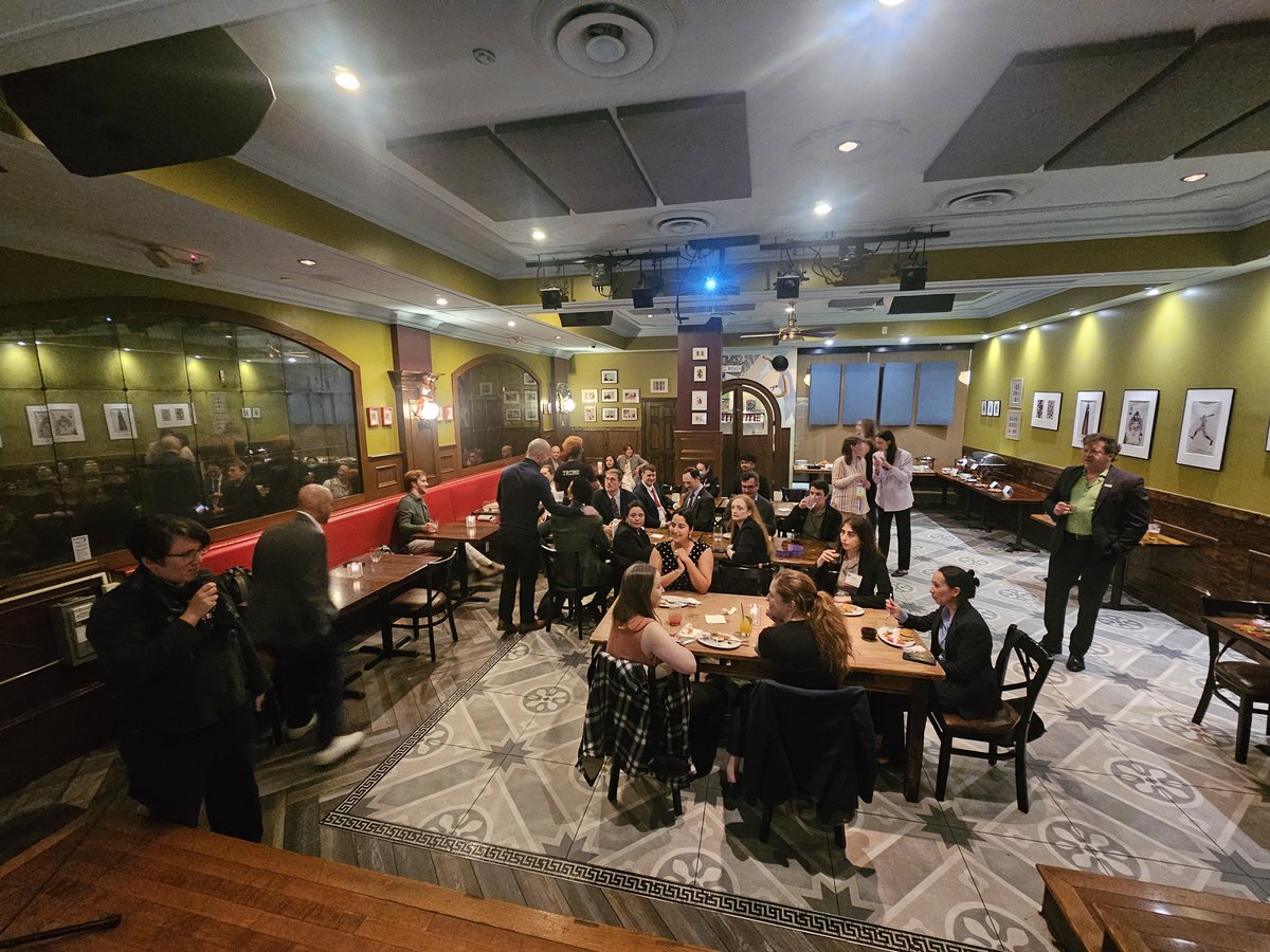 OutSurgeons's tweet photo. Incredible turnout for our 7th Annual Business Meeting and Networking event!  Thank you to our Board members, outgoing President and Program Chair for organizing such a wonderful evening.  #ACSCC26 @AmCollSurgeons https://t.co/0KUp5ATNLY